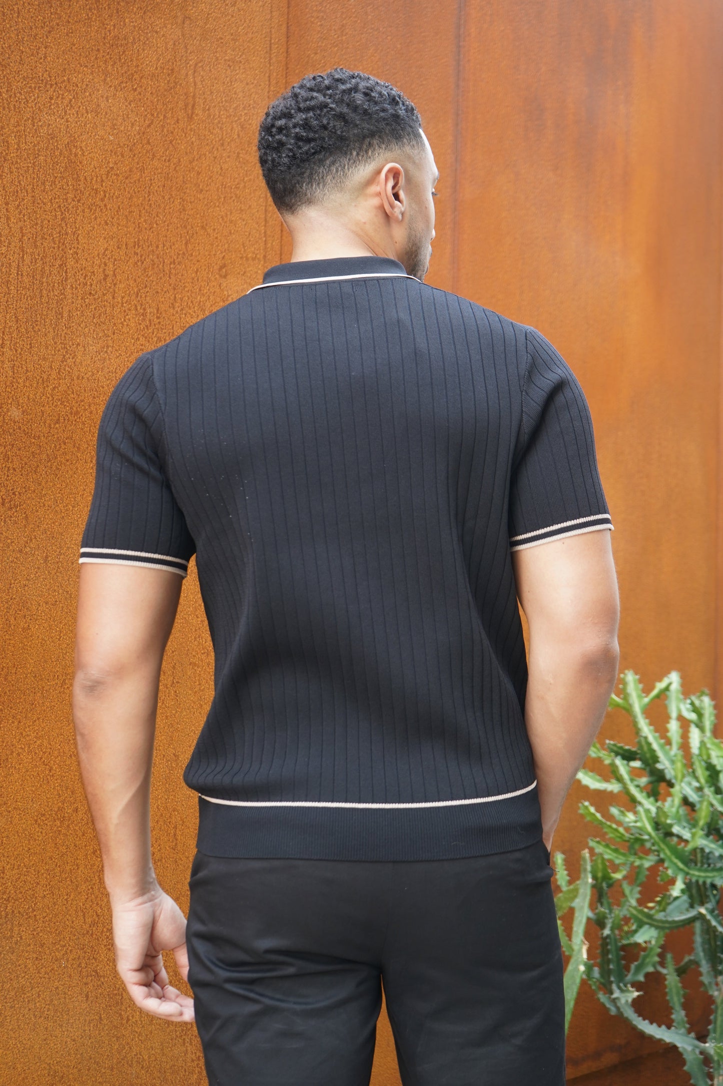 Capo Knitted Contrast Zip Up Polo Shirt - Black