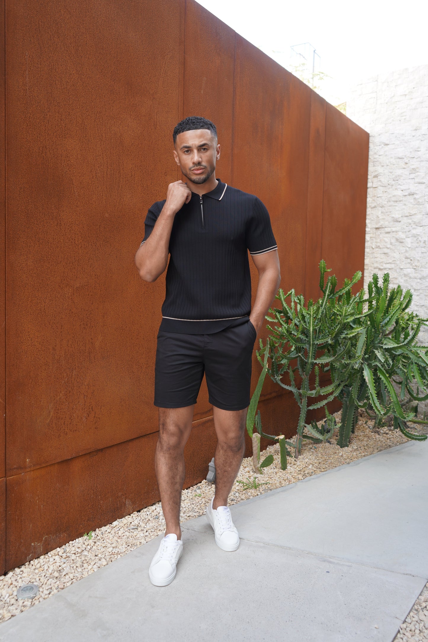 Capo Knitted Contrast Zip Up Polo Shirt - Black