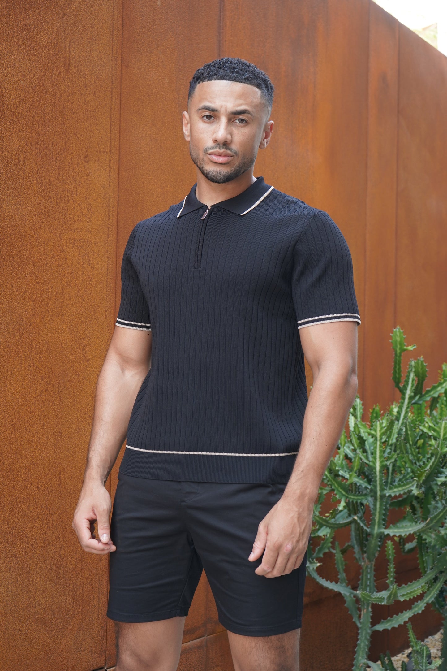 Capo Knitted Contrast Zip Up Polo Shirt - Black