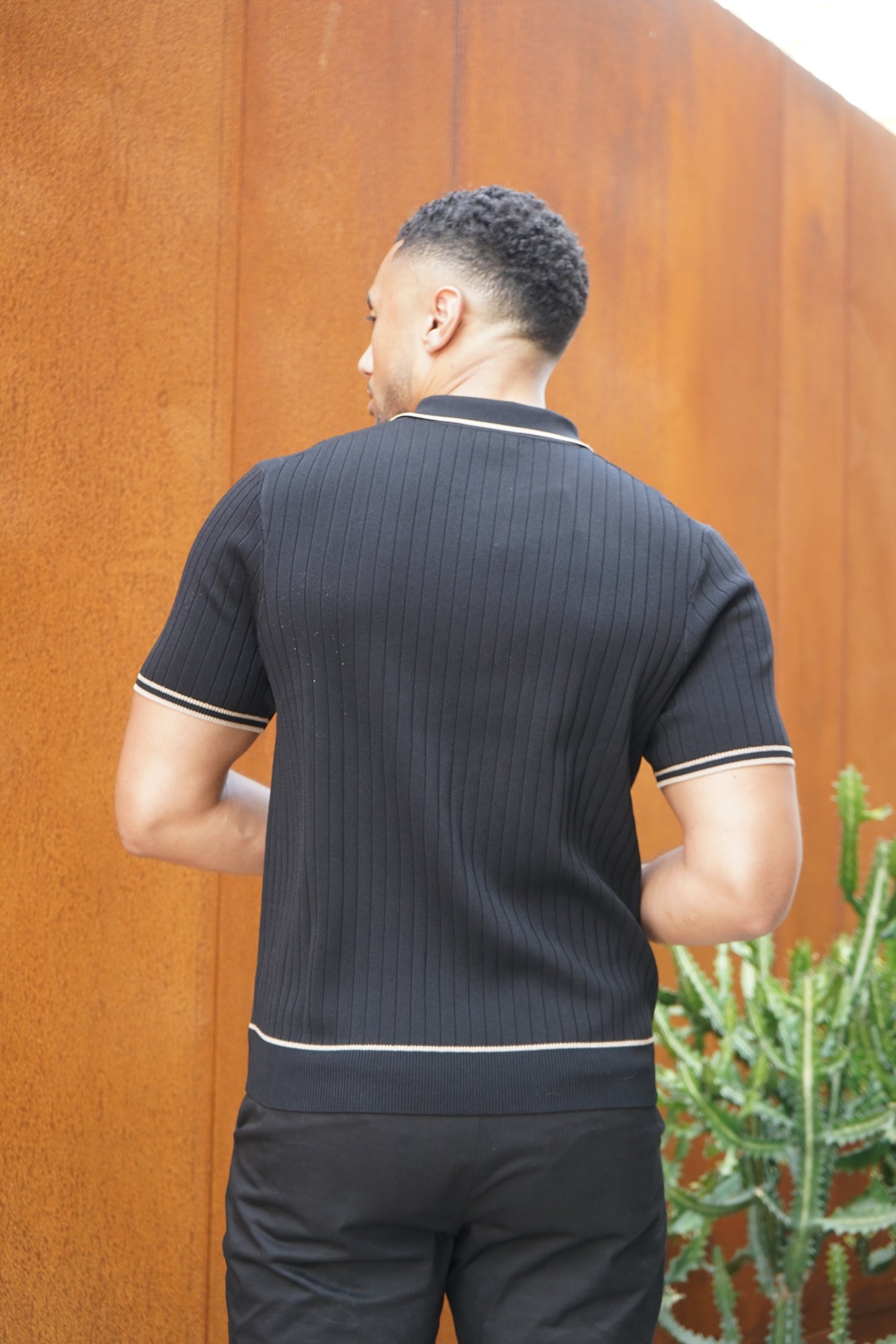 Capo Knitted Contrast Zip Up Polo Shirt - Black