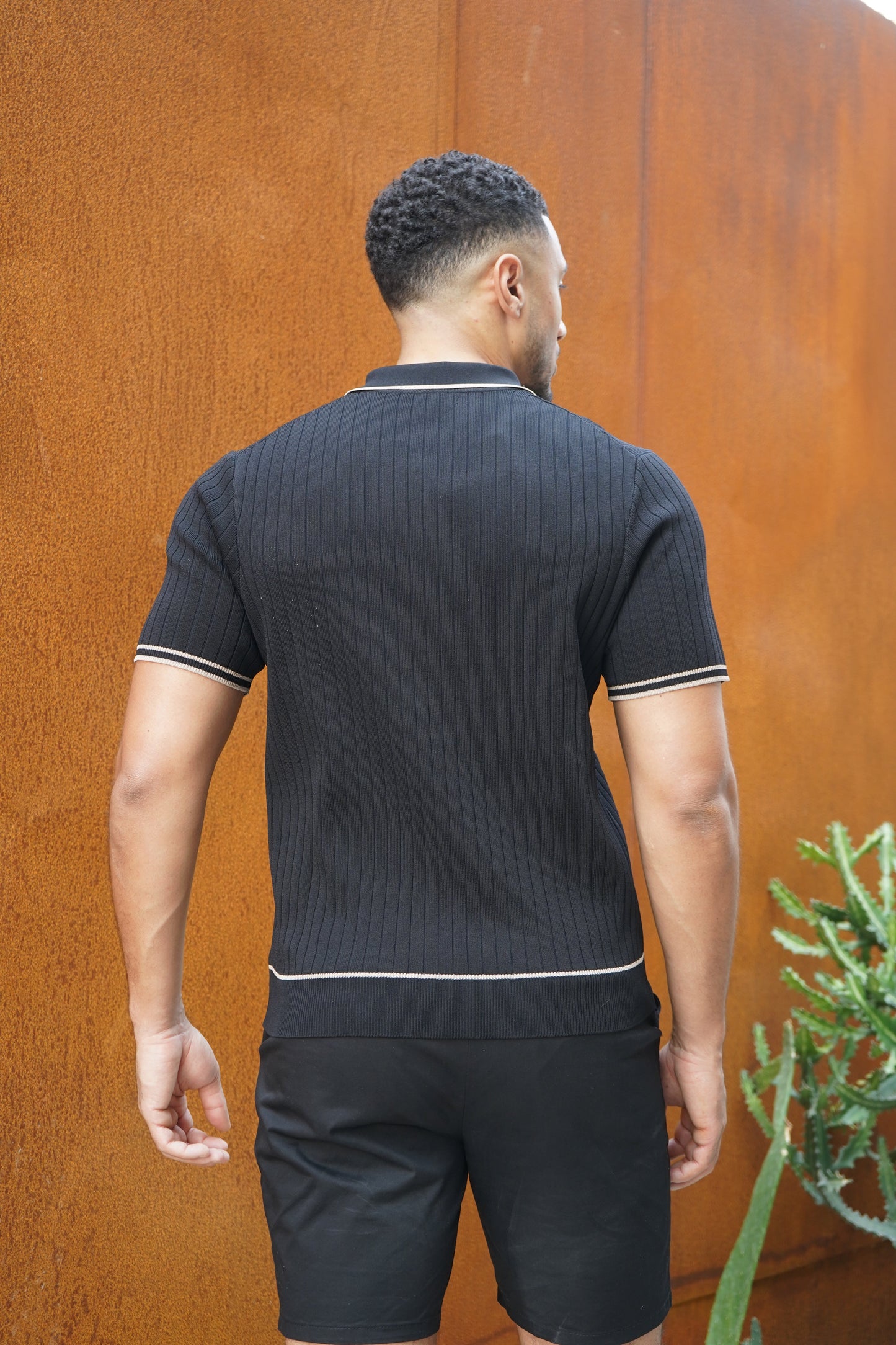 Capo Knitted Contrast Zip Up Polo Shirt - Black