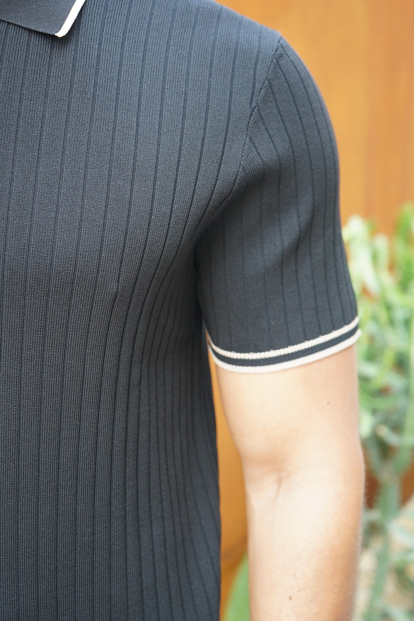Capo Knitted Contrast Zip Up Polo Shirt - Black